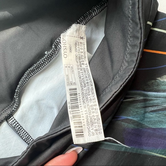 Compression yoga leggings - Medium - Geometric asymmetrical print - Picture 7 of 8